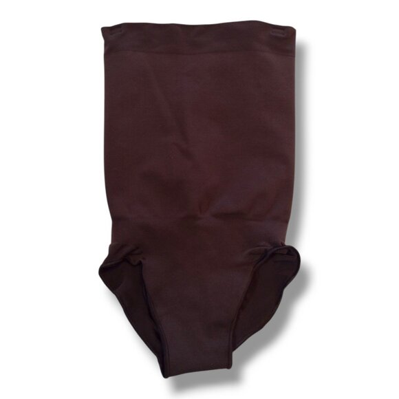 Skims Core Control High-Waisted Brief - Picture 5 of 6